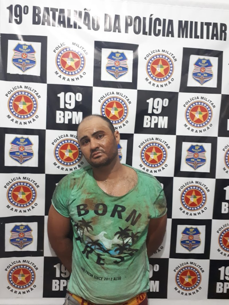 [Vídeo] Homem armado é preso em festa e ameaça policiais em Pedreiras 