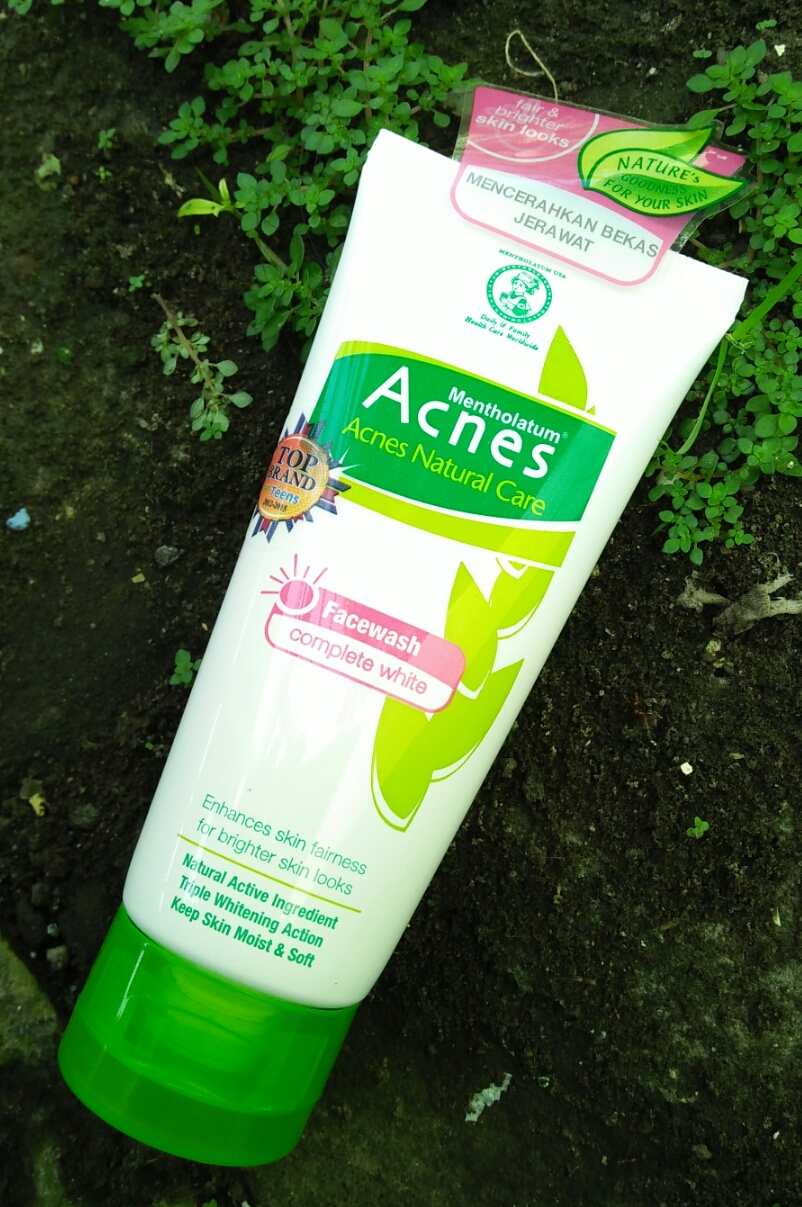 Hasil gambar untuk acnes complete white