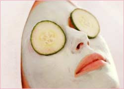 How to Yogurt Cucumber Parsley Facial Mask