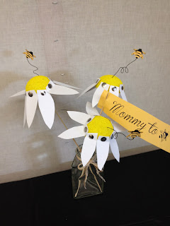 paper daisy yellow centerpiece with bumblebee