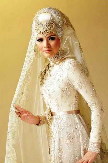 23 model kebaya pengantin muslim warna gold dan putih 