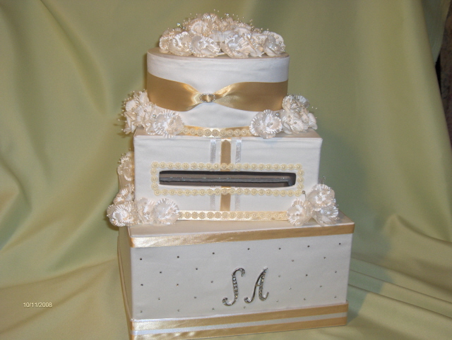 You can even customize the box to match your wedding colors