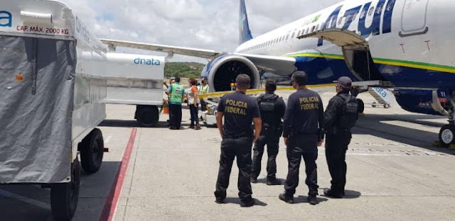 POLÍCIA FEDERAL COORDENA MAIS UM DESEMBARQUE E TRANSPORTE DE VACINAS ENVIADAS AO ESTADO DE PERNAMBUCO