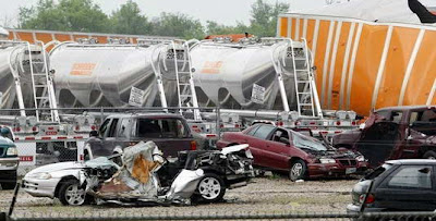 Foto-foto Tornado Mengerikan Yang Menghancurkan Kota Dallas [ www.BlogApaAja.com ]