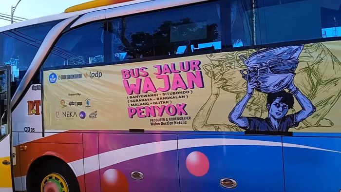 Pertunjukan BUs Jalur Wajan Penyok