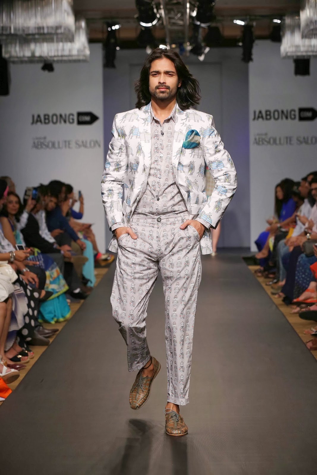 Designer duo Rixi Bhatia and Jayesh Sachdev showcased a flashy-trendy collection under their label ‘QUIRKBOX’. For the modern man who isn’t afraid to stand out and try the eccentric, this range offered shorts, trousers, vests, jackets and shirts which were perfect for any occasion