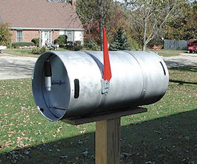 17 Unusual and Creative Mailboxes Seen On www.coolpicturegallery.net