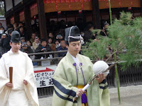 下鴨神社で新春恒例の「蹴鞠（けまり）初の儀」が午後１時30分から行われた。