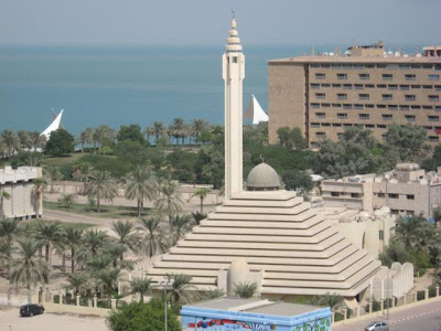 Masjid Berbentuk Seperti Piramida Mesir