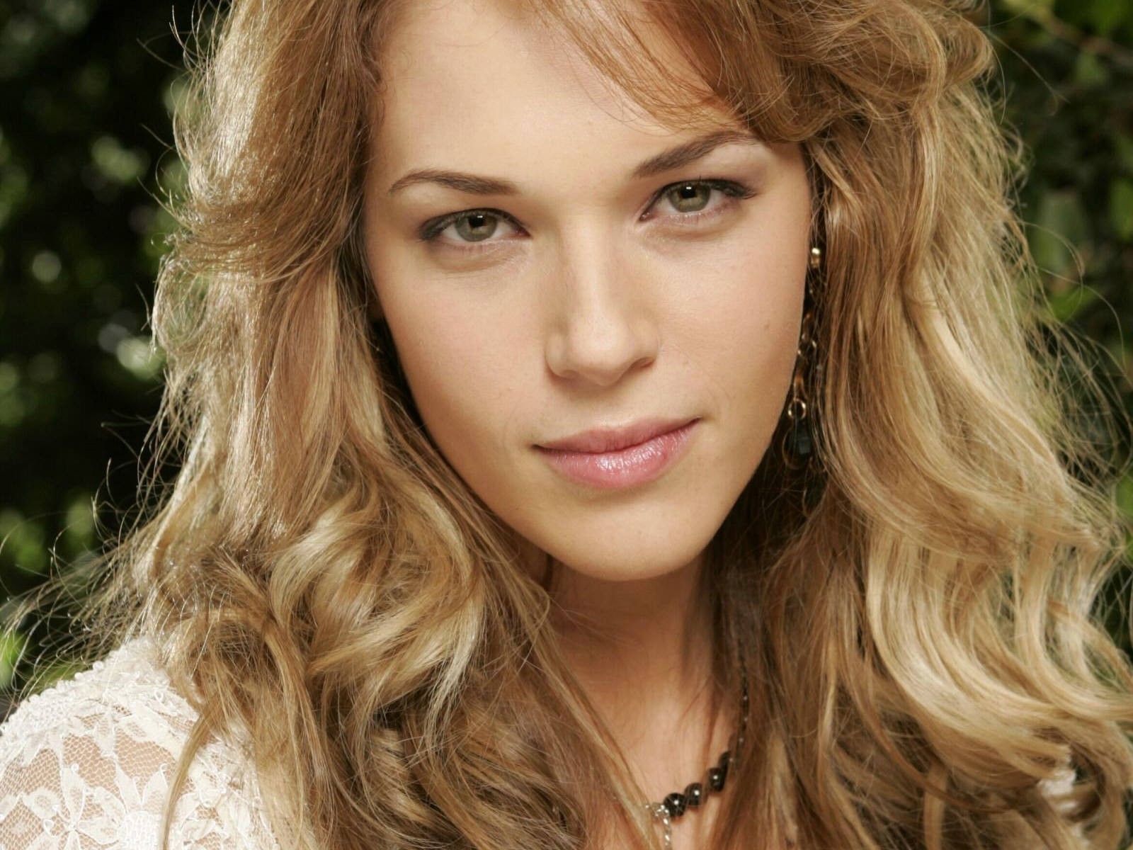 Amanda Righetti