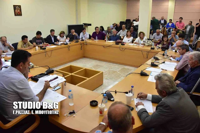 Δημοτικό Συμβούλιο και έγκριση απολογισμού, ισολογισμού στο Ναύπλιο
