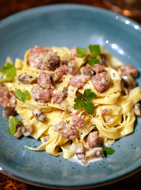 Pasta alla Norcina mit Salsiccia und Pilzen