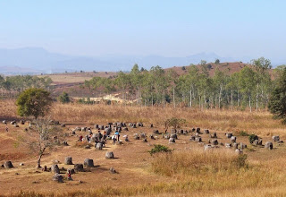 Ribuan Guci Batu Misterius Di Laos Utara