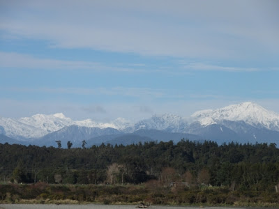 Vistas desde el puente sobre el río Hokitika, Nueva Zelanda