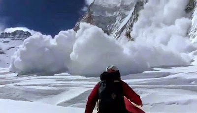 Detik-detik Longsor Gunung Everest Menewaskan 13 Pendaki