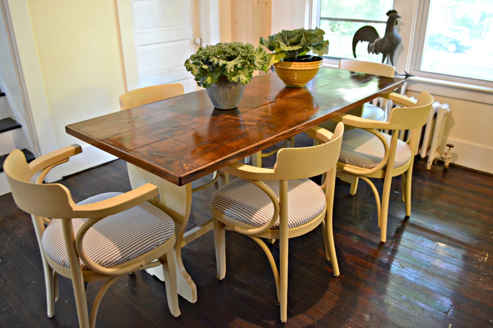 Heir And Space Antique Farm Table And Chairs