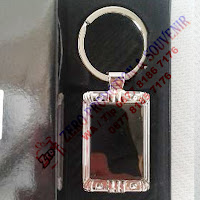 Gantungan Kunci - Souvenir promosi, Gantungan kunci Logam + box marchendise, gantungan kunci Acrylic, Grosir gantungan kunci logam, gantungan kunci stainless promosi, gantungan kunci Key Holder dari metal, GANTUNGAN KUNCI BESI Kulit dengan harga terjangkau