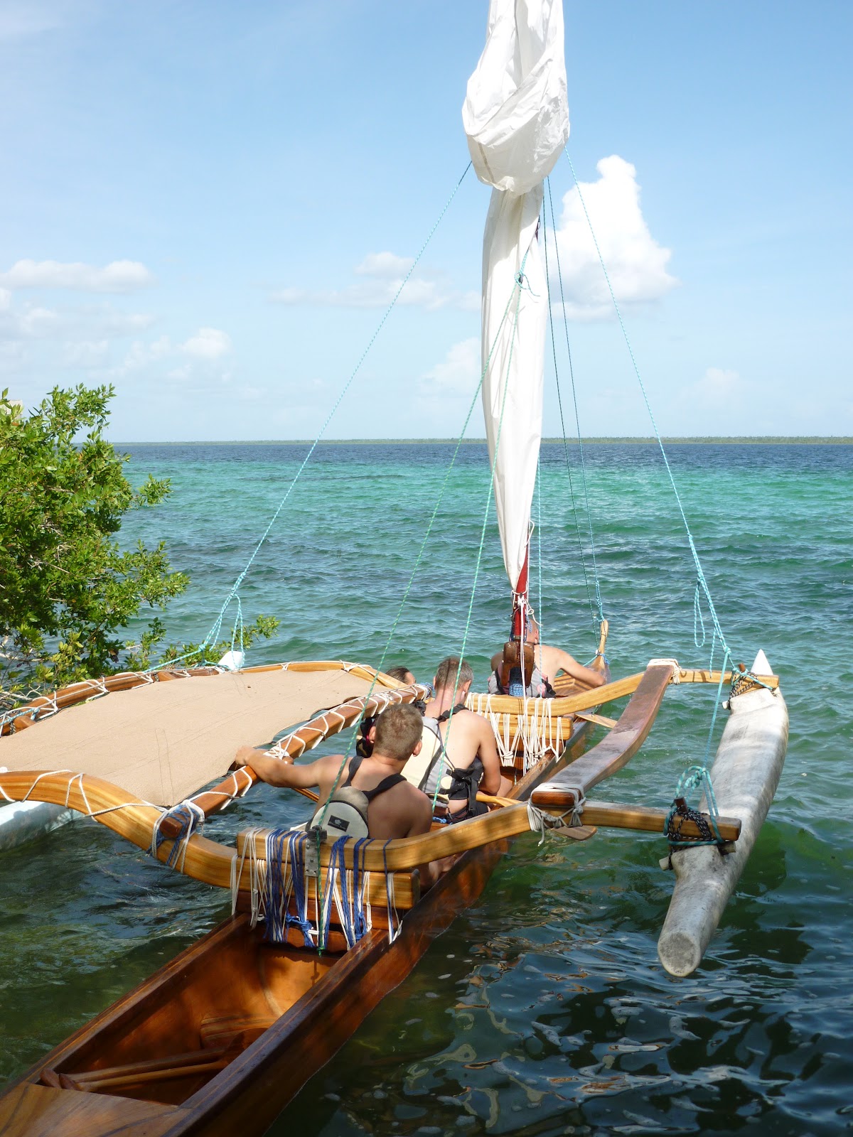 bacalar: hawaiian outrigger canoe