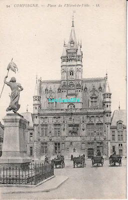 Compiègne. Place l'Hôtel de Ville