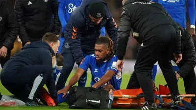 Alex Iwobi out for three weeks with ankle ligament injury sustained vs Man Utd