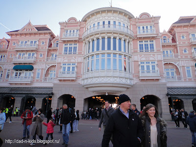 Disneyland hotel