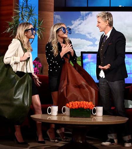 Ellen Gives Mary Kate and Ashley Olsen Their Favorite Accessories