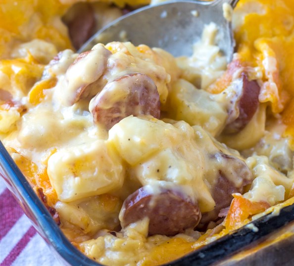 CHEESY POTATO & SMOKED SAUSAGE CASSEROLE #dinner #comfortfood