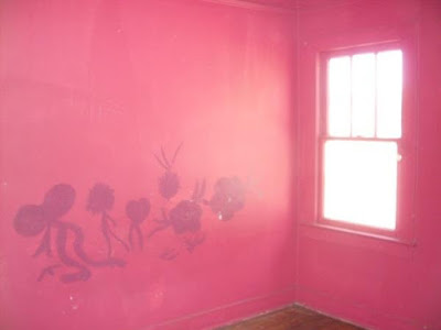 احدث أفكار وإشكال ديكورات دهانات حوائط  باللون الروز (الوردي)