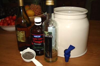 A good mother - making vinegar