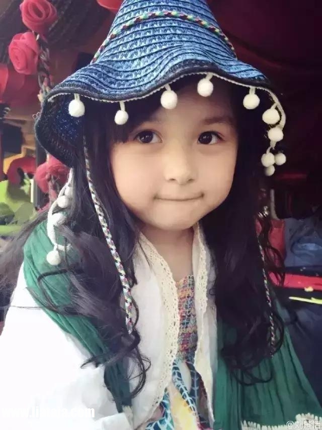 Foto Anak Gadis Kecil Loli Tercantik dan Terimut  LIAT AJA