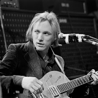 STEPHEN STILLS: Cantante, compositor y multiinstrumentista americano 