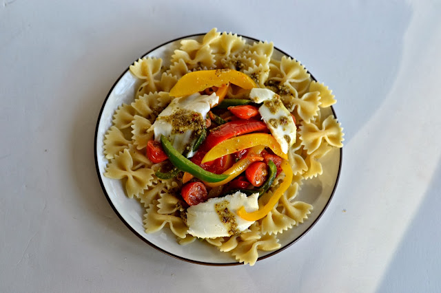 Peppers, tomatoes, and fresh mozzarella pasta with Basil Garlic Butter #giveaway 