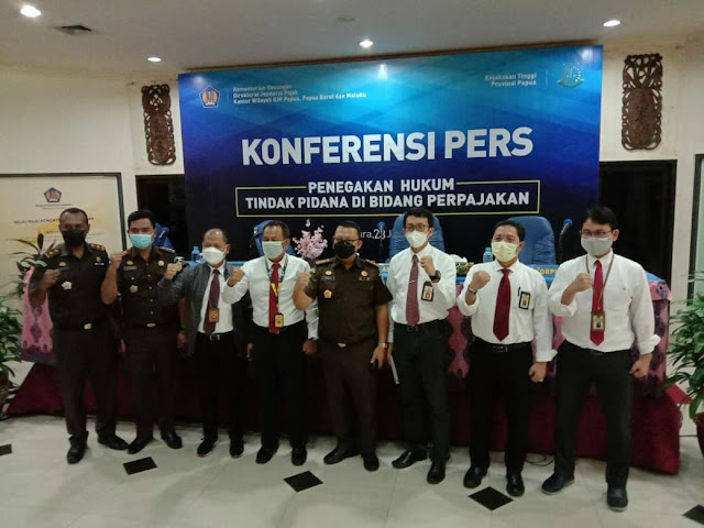 Kanwil DJP Papabrama Serahkan Tersangka Pidana Pajak ke Kejaksaan