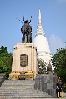 อนุสรณ์ดอนเจดีย์ เมืองสุพรรณบุรี