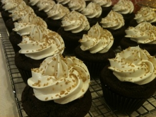 to make Buttermilk Chocolate vanilla chocolate Buttercream how  Cupcakes Vanilla with Meringue buttercream Swiss