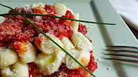 http://arteecucinadaclo.blogspot.it/2014/06/gnocchi-di-ricotta.html