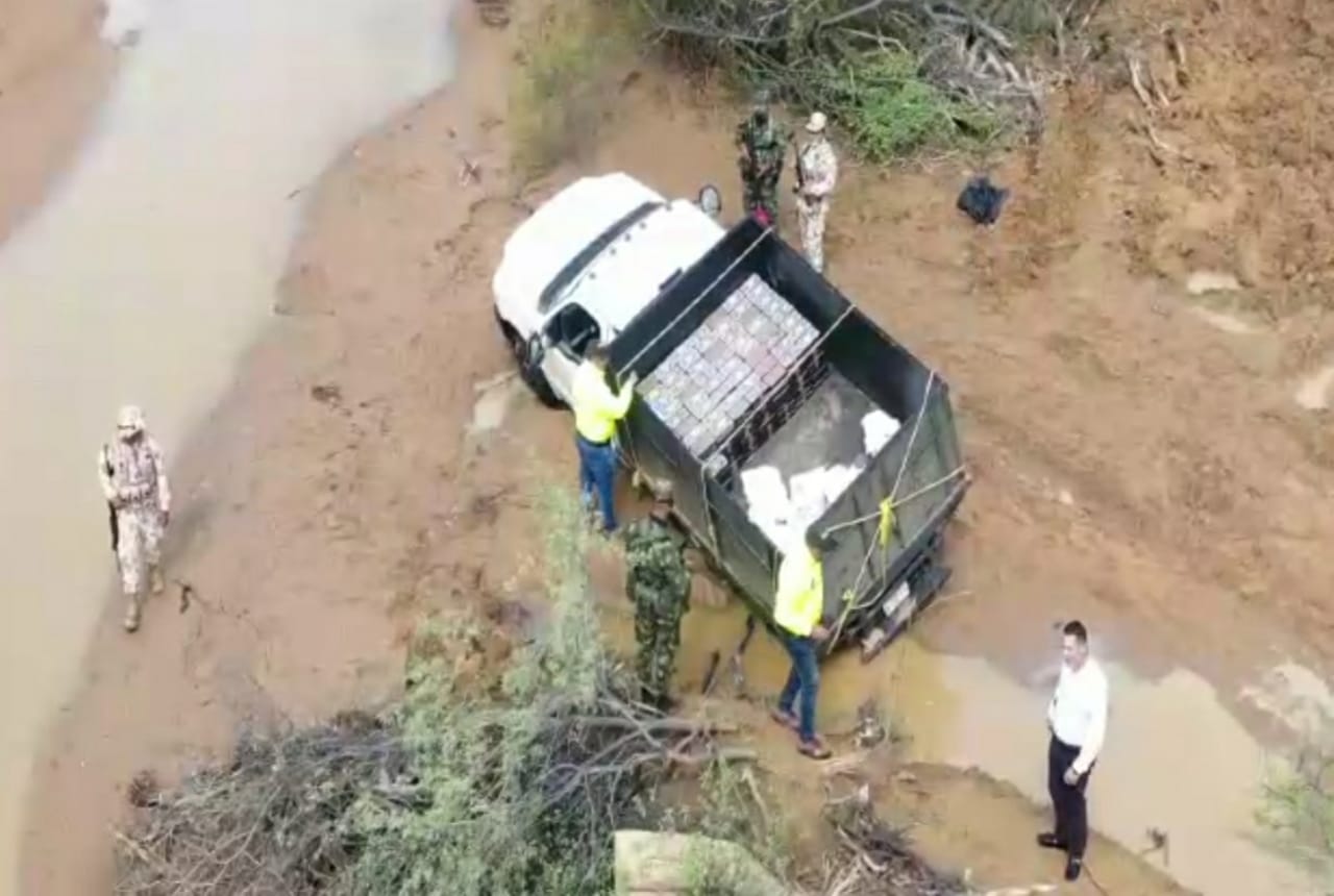 https://www.notasrosas.com/Policía Judicial y Ejército Nacional decomisan 658 kilos de clorhidrato de cocaína en La Alta Guajira