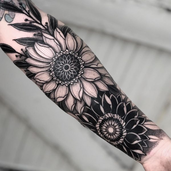 Tatuagens femininas - 110 fotos e ideias de diversos estilos e posições