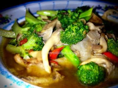 Suka main masak-masak: Brokoli dengan cendawan Tiram
