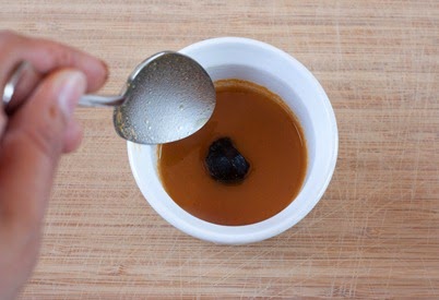 Diluting tamarind paste