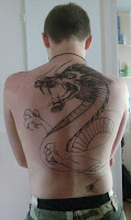 tatouage de dragon dans le dos