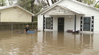 Intense rains cause flash flooding, spur evacuations in Louisiana