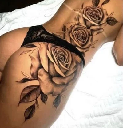 Beautiful permanent Tattoo - Hips