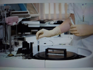 laboratory test tube চিকিৎসা ক্ষেত্রে ব্যবহৃত ল্যাবরেটরি কতটা গুরুত্বপূর্ণ