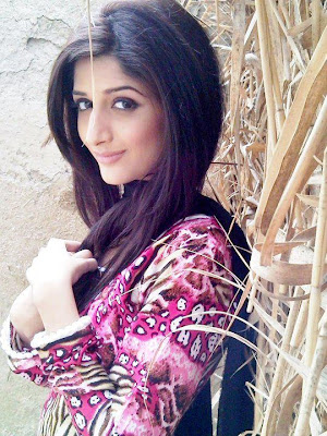 Beautiful VJ Urwa Wallpaper