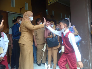 Bupati Karawang Hadiri Lomba Siswa Berprestasi di SDN Karawang Kulon II