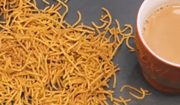 Alu Bhujiya with Chai: A Perfect Blend of Crunchy and Warm Flavors