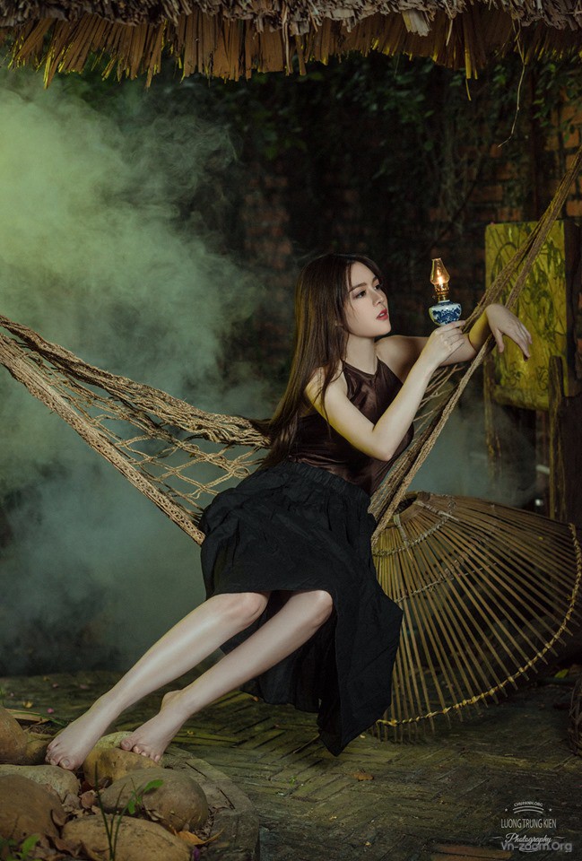 Ngắm vẻ quyến rũ hấp dẫn mê người của người phụ nữ Việt Nam trong áo yếm - 15