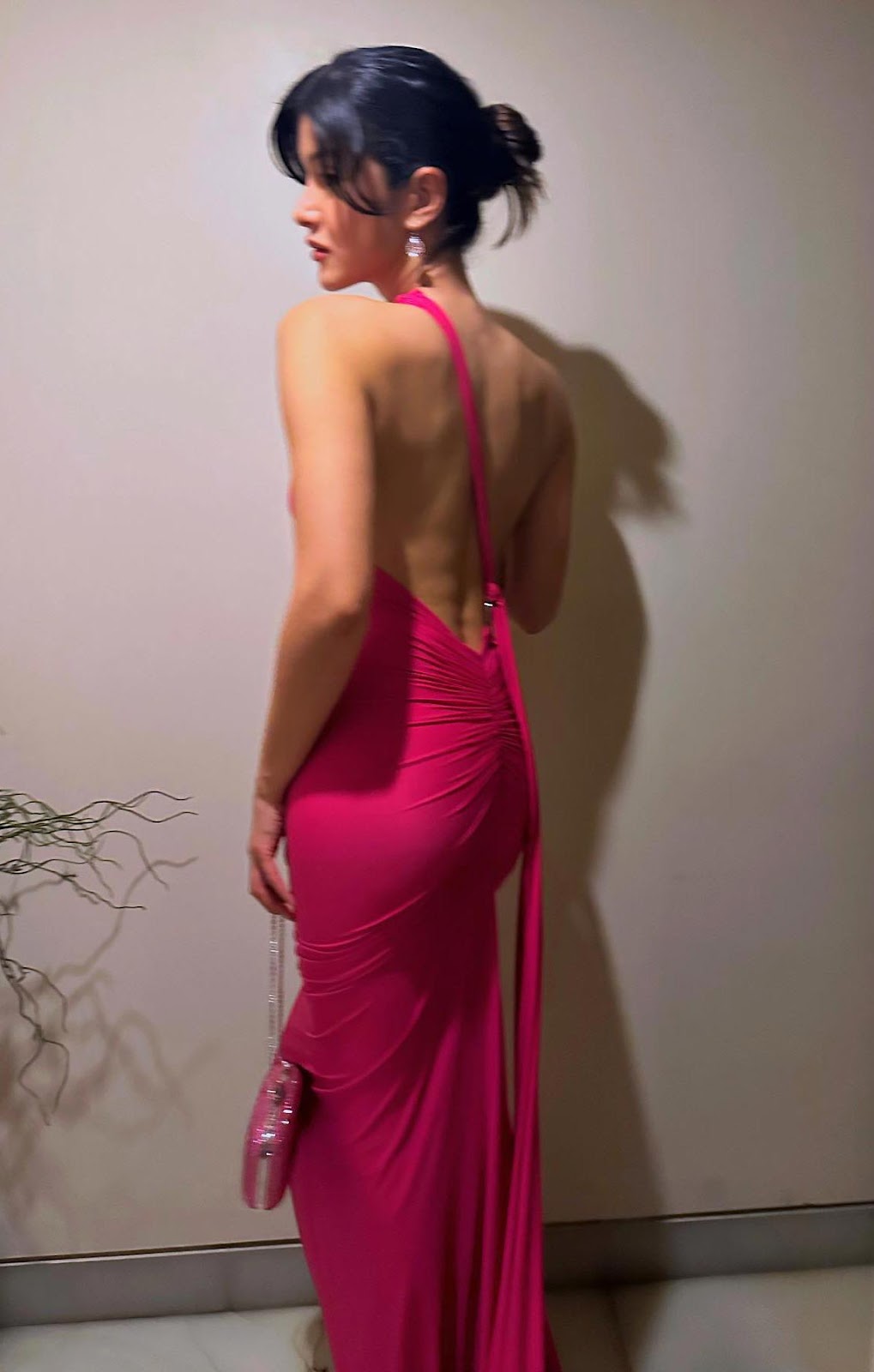 Shanaya Kapoor backless tight pink dress hot actress
