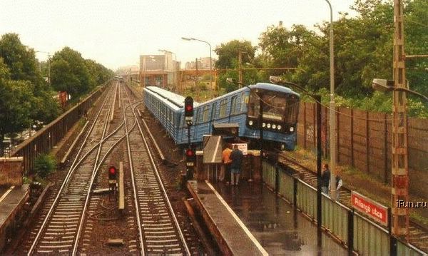 Kereta Api dan Pesawat Gambar  Kereta Api